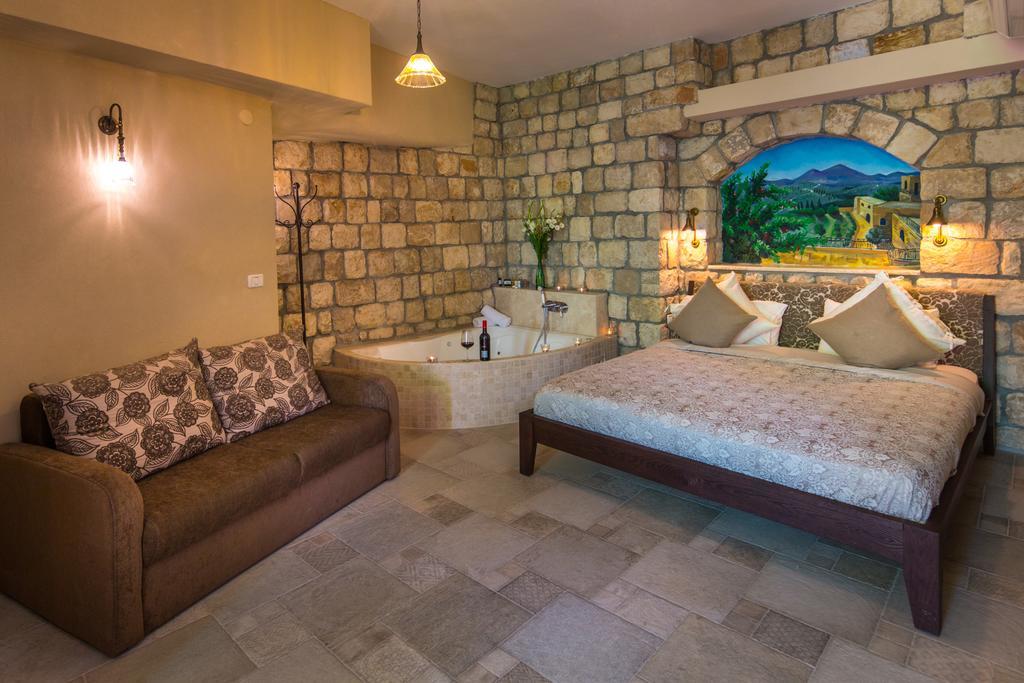 Beit Ha'Omanim Hotel Zefat Room photo
