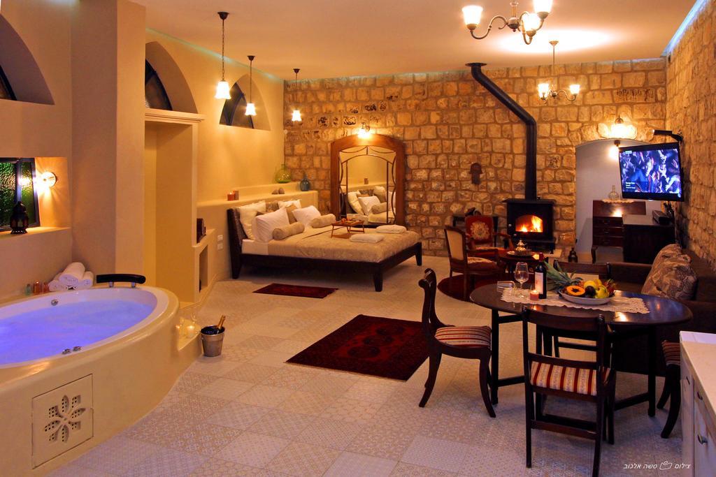Beit Ha'Omanim Hotel Zefat Room photo