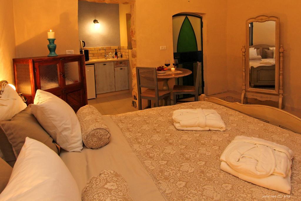 Beit Ha'Omanim Hotel Zefat Room photo